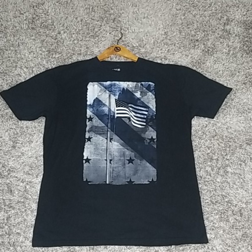 EUC 🔥 Apt 9 Black Flag T